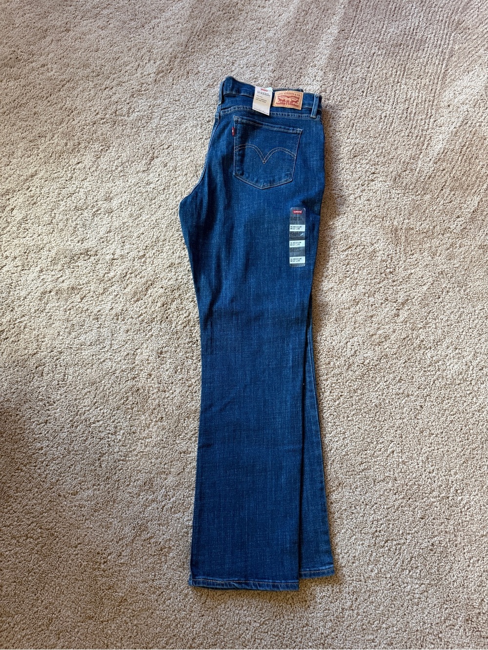 Levi's Dark Blue Classic Straight Jeans 32 x 30 NWT with Red Tab